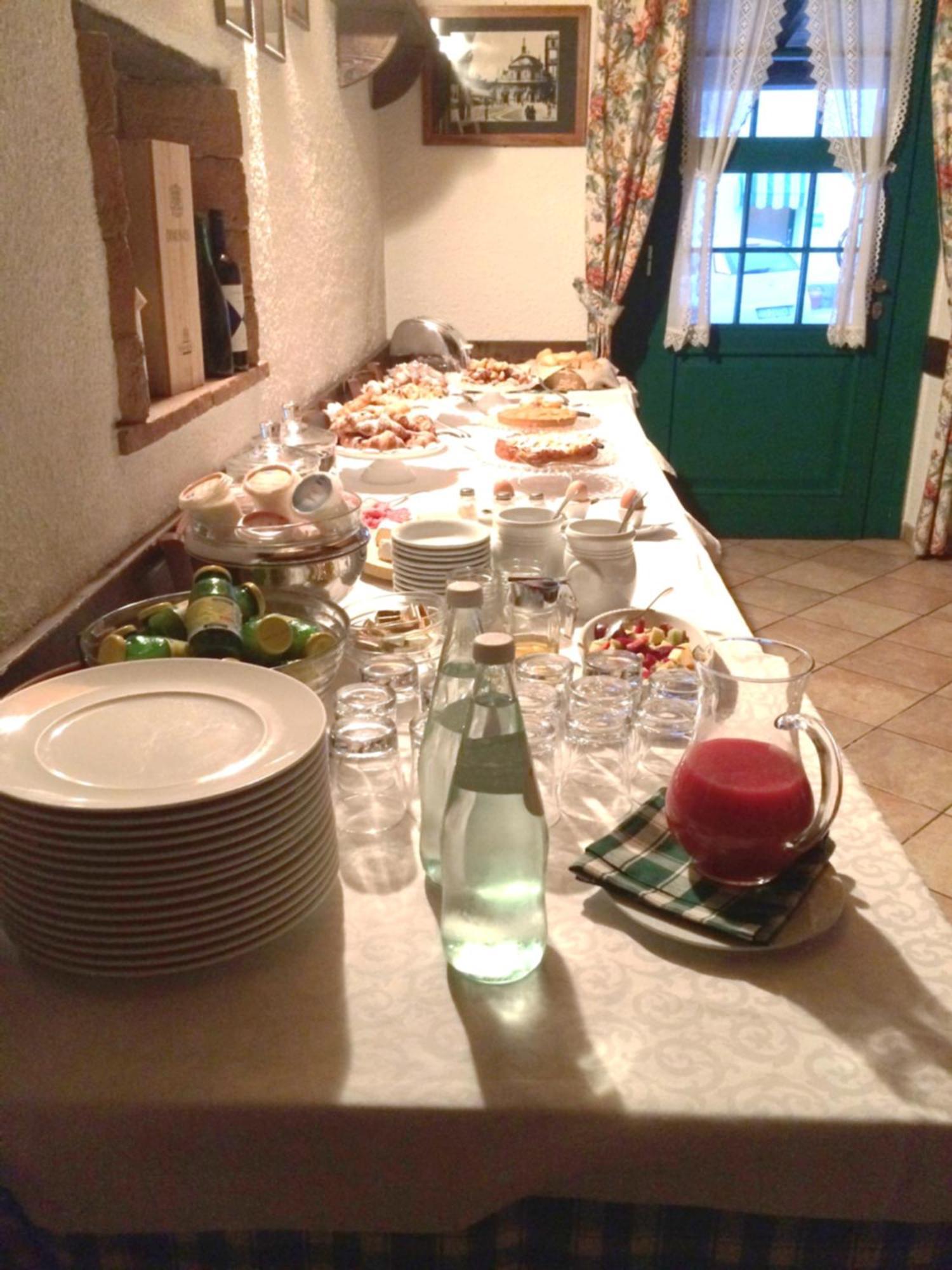 Hotel Locanda Da Carla ヴィジェーヴァノ エクステリア 写真