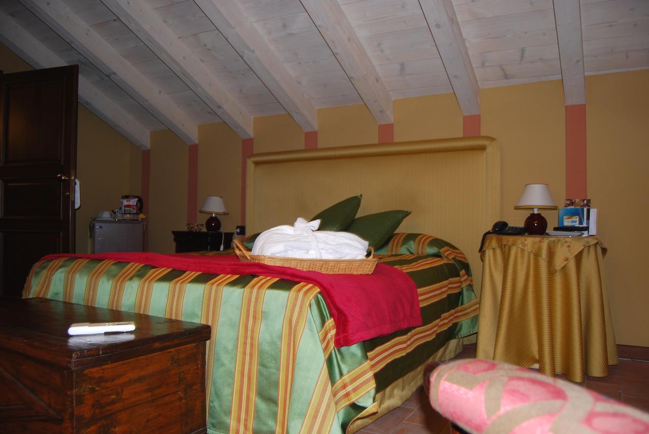 Hotel Locanda Da Carla ヴィジェーヴァノ エクステリア 写真