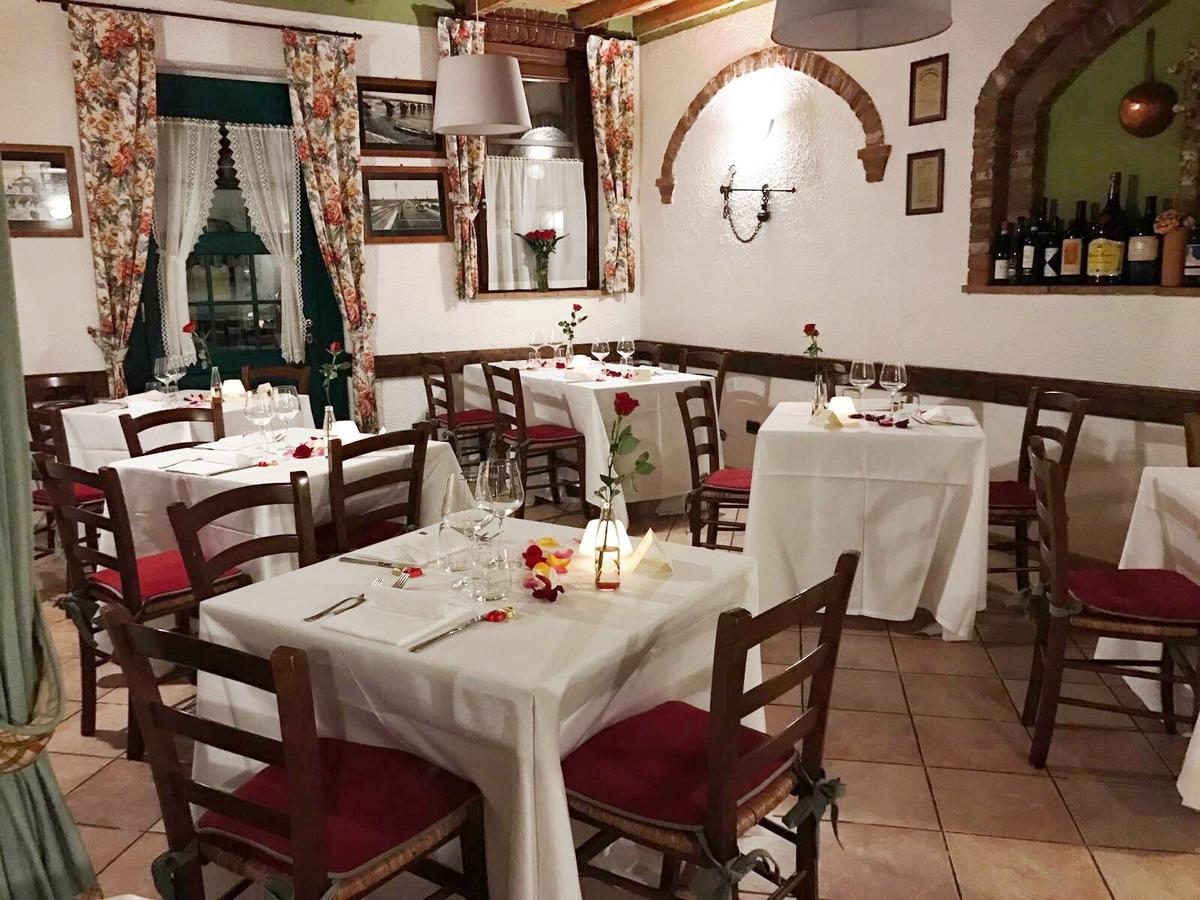 Hotel Locanda Da Carla ヴィジェーヴァノ エクステリア 写真